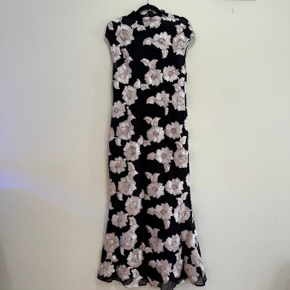 Elliatt Margaux Fit & Flare Gown in Black & Gold Floral Size XL - Picture 8 of 11
